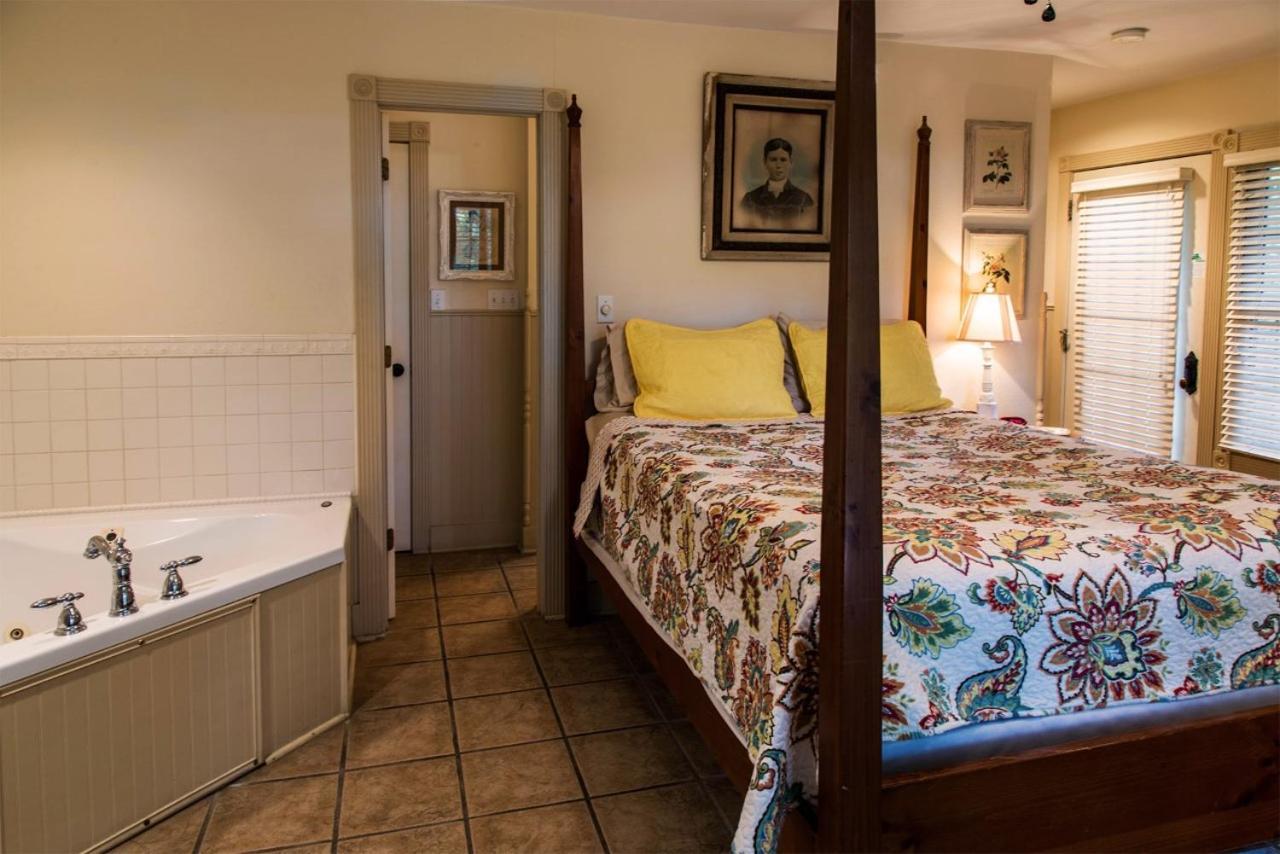 Hidden Springs Bed And Breakfast Eureka Springs Buitenkant foto